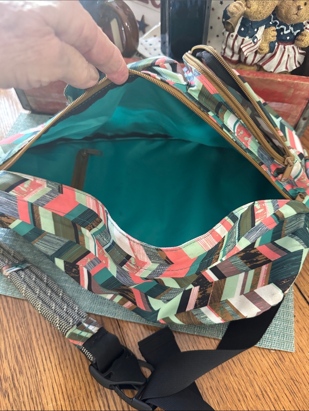 KAVU Rope Sling Bag Chevron Geometric ‎ Outdoor Backpack - Picture 3 of 7